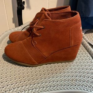 Toms Desert Wedge Bootie